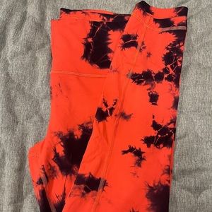 Lululemon wunder train tie dye red and black leggings